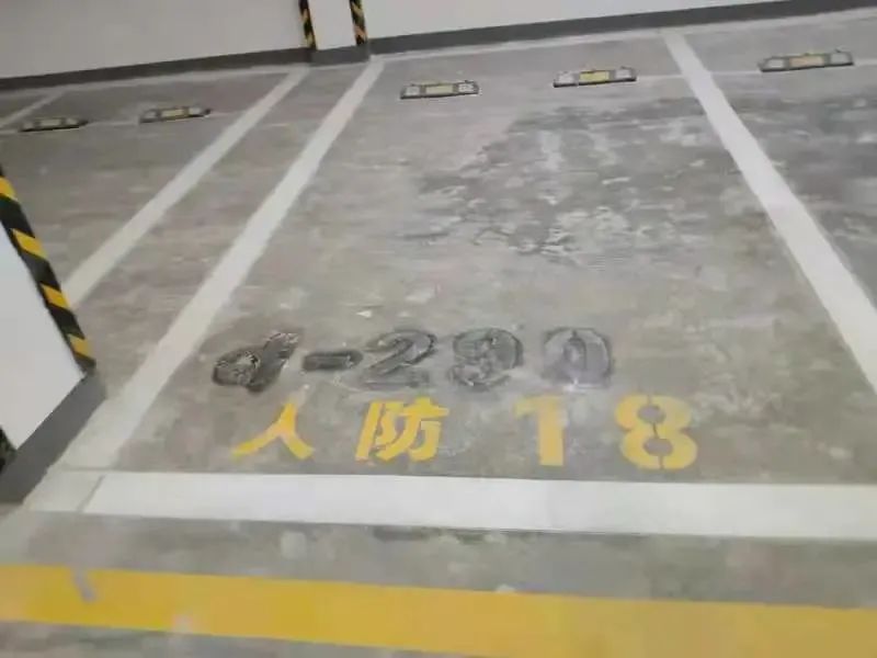 DƬ